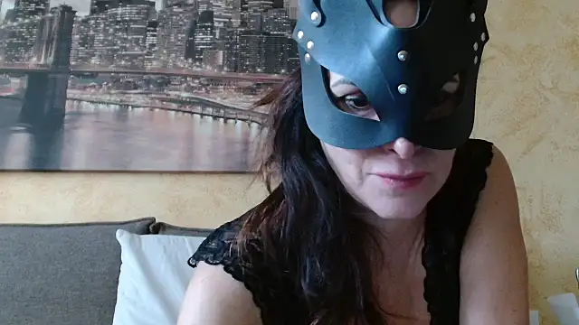 daniita online show from November 2025 01:12:02 PM