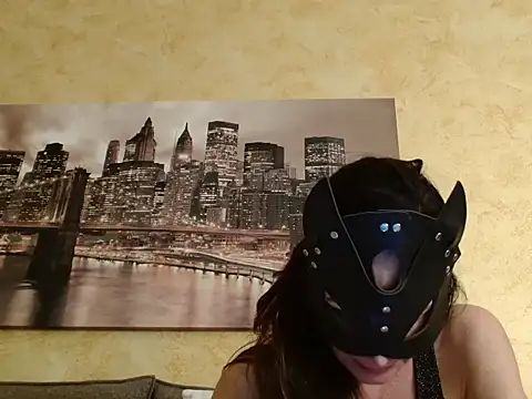 daniita online show from April 2026 08:35:01 PM