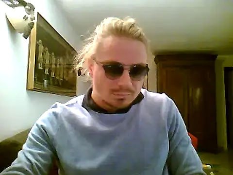 Snapshot of maciste26 chatting on December 2024 08:37:02 PM maciste26 online show from December 2024 08:37:02 PM