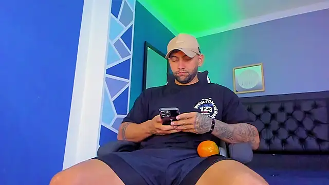 alex oficial online show from November 2025 04:38:01 AM