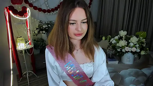MiracleCurly online show from May 2026 07:28:02 PM