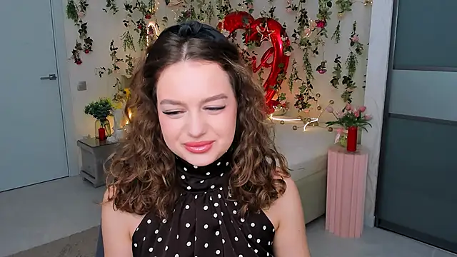 MiracleCurly online show from February 2026 10:06:01 AM