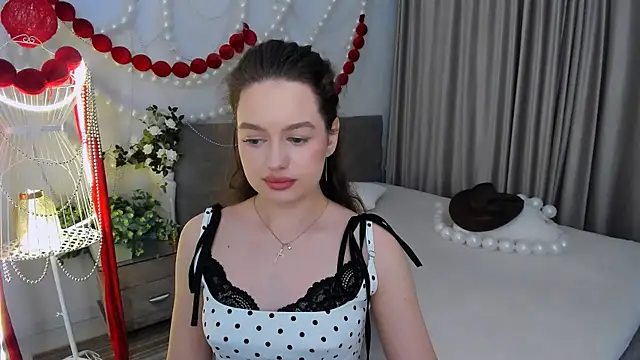 MiracleCurly online show from March 2026 10:06:01 AM