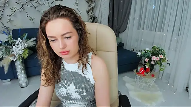 MiracleCurly online show from May 2026 04:11:01 PM