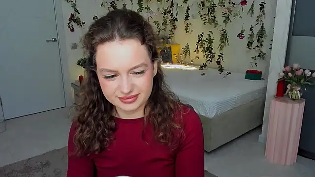 MiracleCurly online show from April 2026 10:11:01 AM