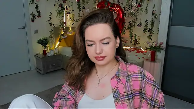 MiracleCurly online show from March 2026 06:12:01 PM