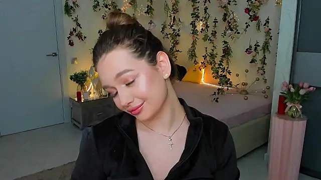 MiracleCurly online show from February 2026 02:15:02 PM