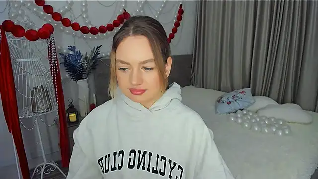 MiracleCurly online show from December 2025 04:07:01 PM