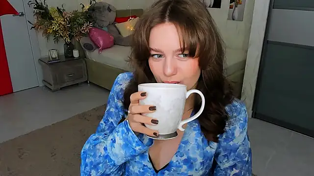 MiracleCurly online show from March 2025 07:31:02 PM
