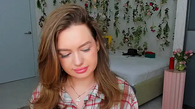 MiracleCurly online show from March 2026 04:10:01 PM