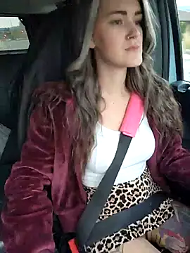 Lilmissvyx online show from November 2025 03:37:01 PM