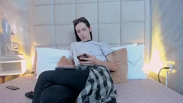 Snapshot of Hecatee_77 chatting on September 2025 07:53:01 PM Hecatee 77 online show from September 2025 07:53:01 PM