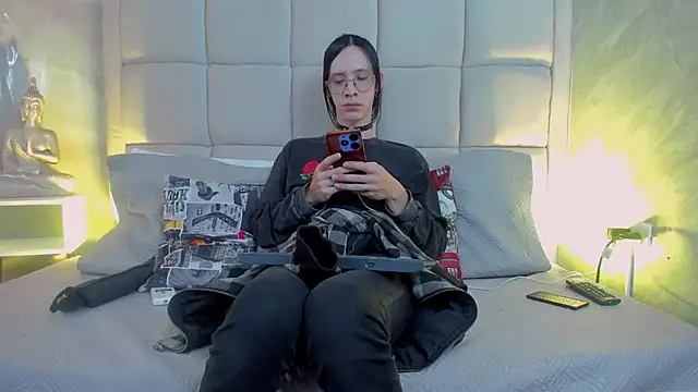 Snapshot of Hecatee_77 chatting on October 2025 07:55:02 PM Hecatee 77 online show from October 2025 07:55:02 PM