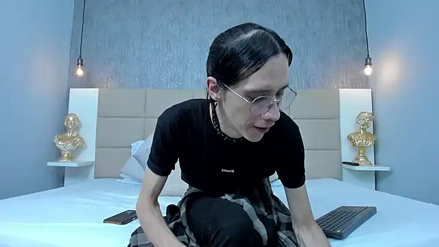 Hecatee 77 online show from March 2026 07:15:01 PM