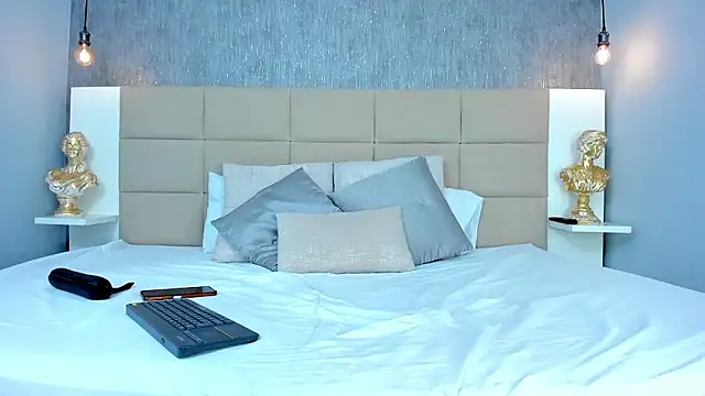 Hecatee 77 online show from March 2026 07:25:01 PM