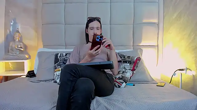 Snapshot of Hecatee_77 chatting on October 2025 07:57:02 PM Hecatee 77 online show from October 2025 07:57:02 PM