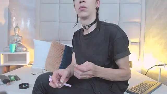 Snapshot of Hecatee_77 chatting on September 2025 08:31:01 PM Hecatee 77 online show from September 2025 08:31:01 PM