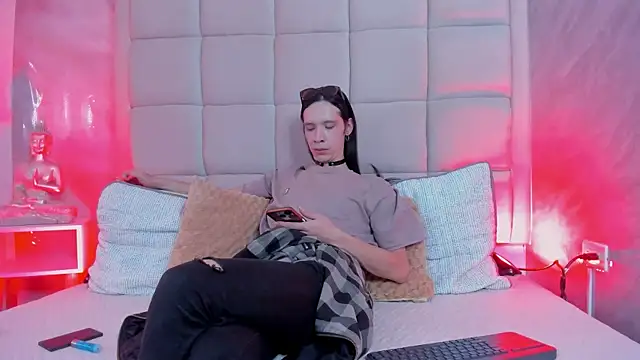 Snapshot of Hecatee_77 chatting on November 2025 07:58:01 PM Hecatee 77 online show from November 2025 07:58:01 PM