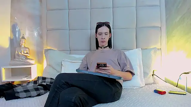 Snapshot of Hecatee_77 chatting on November 2025 08:03:01 PM Hecatee 77 online show from November 2025 08:03:01 PM