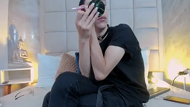 Snapshot of Hecatee_77 chatting on September 2025 08:00:01 PM Hecatee 77 online show from September 2025 08:00:01 PM