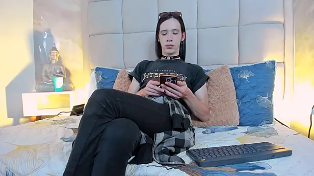 Snapshot of Hecatee_77 chatting on October 2025 07:37:02 PM Hecatee 77 online show from October 2025 07:37:02 PM