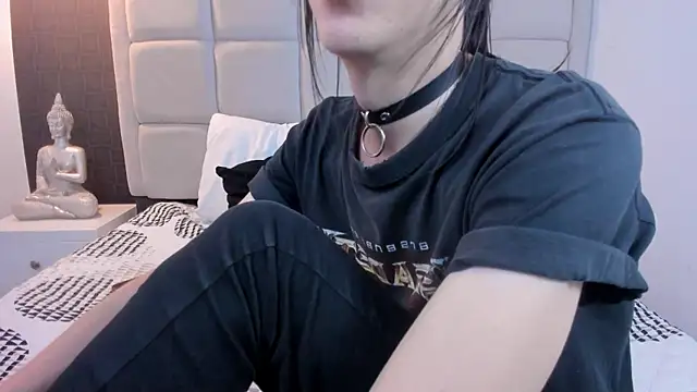 Snapshot of Hecatee_77 chatting on March 2025 07:35:01 PM Hecatee 77 online show from March 2025 07:35:01 PM