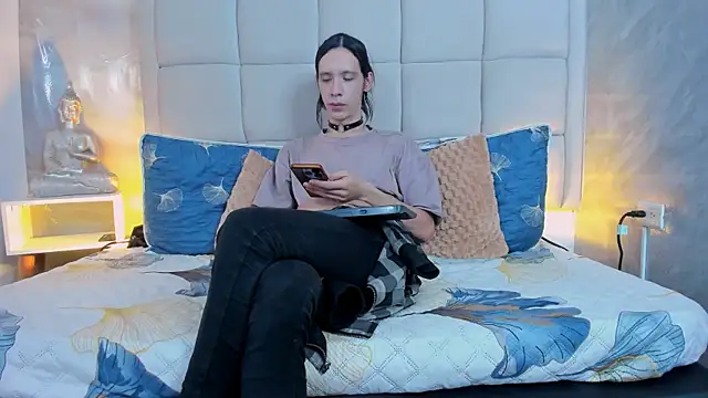 Snapshot of Hecatee_77 chatting on October 2025 07:37:01 PM Hecatee 77 online show from October 2025 07:37:01 PM