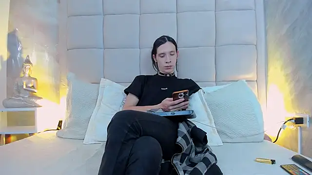 Snapshot of Hecatee_77 chatting on October 2025 07:35:02 PM Hecatee 77 online show from October 2025 07:35:02 PM