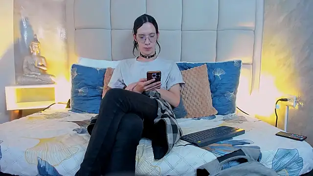 Snapshot of Hecatee_77 chatting on October 2025 07:58:01 PM Hecatee 77 online show from October 2025 07:58:01 PM