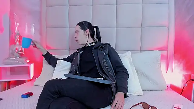 Snapshot of Hecatee_77 chatting on November 2025 07:51:01 PM Hecatee 77 online show from November 2025 07:51:01 PM