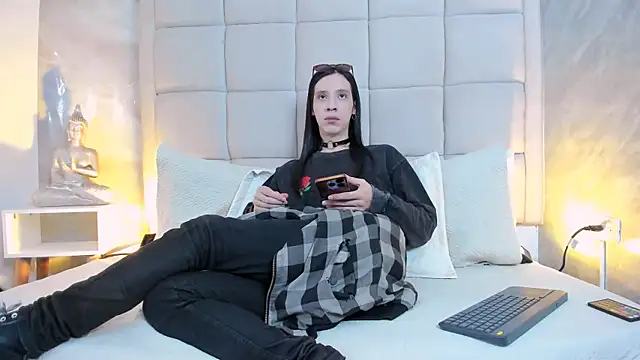 Snapshot of Hecatee_77 chatting on October 2025 07:49:02 PM Hecatee 77 online show from October 2025 07:49:02 PM