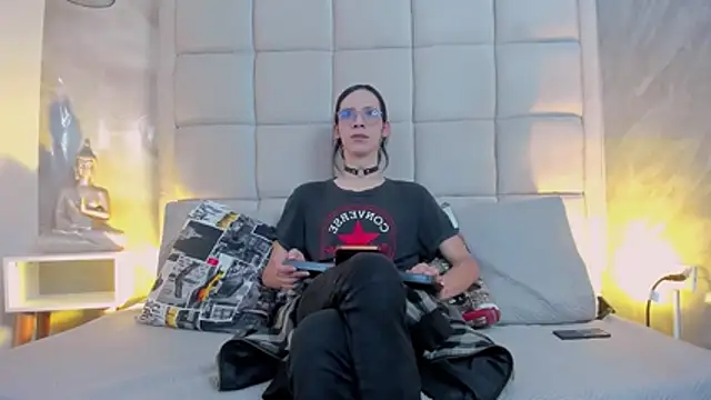 Snapshot of Hecatee_77 chatting on November 2025 07:51:02 PM Hecatee 77 online show from November 2025 07:51:02 PM