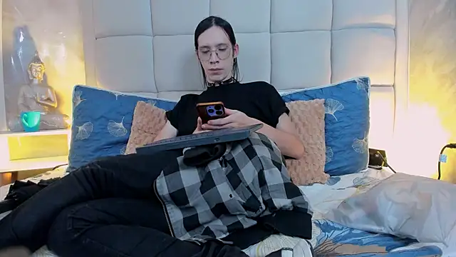 Snapshot of Hecatee_77 chatting on October 2025 07:55:01 PM Hecatee 77 online show from October 2025 07:55:01 PM