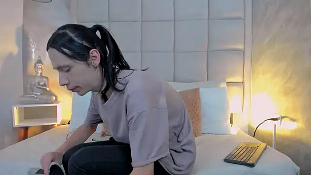 Snapshot of Hecatee_77 chatting on September 2025 07:37:02 PM Hecatee 77 online show from September 2025 07:37:02 PM