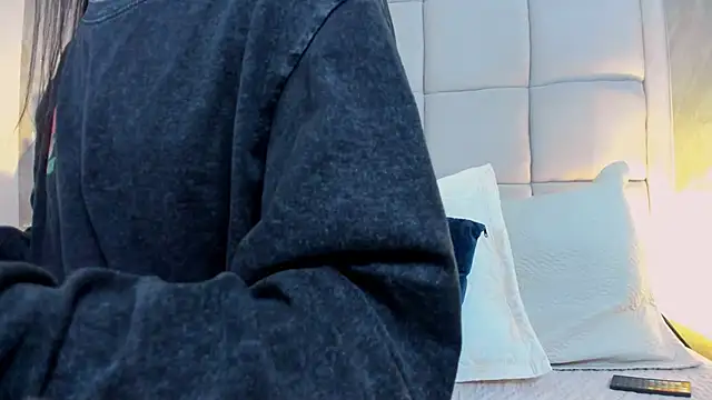 Snapshot of Hecatee_77 chatting on November 2025 07:41:02 PM Hecatee 77 online show from November 2025 07:41:02 PM