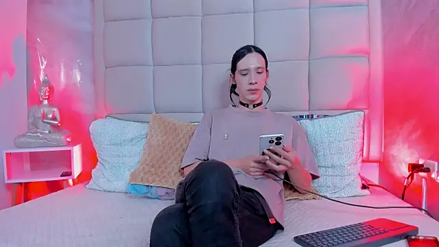 Snapshot of Hecatee_77 chatting on November 2025 07:58:02 PM Hecatee 77 online show from November 2025 07:58:02 PM