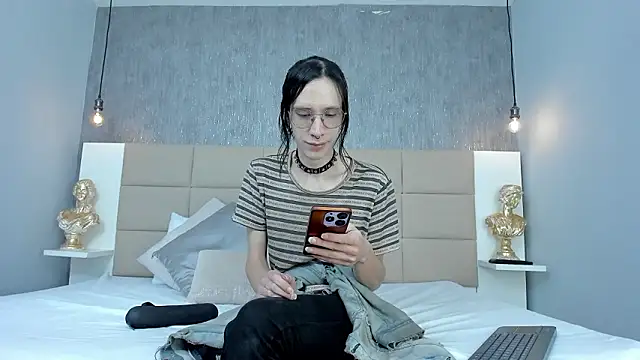 Hecatee 77 online show from March 2026 08:03:01 PM