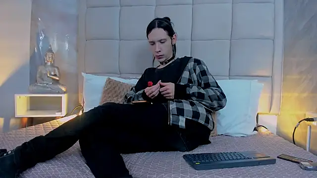 Snapshot of Hecatee_77 chatting on October 2025 08:24:01 PM Hecatee 77 online show from October 2025 08:24:01 PM