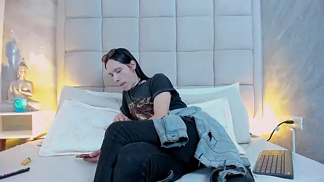 Snapshot of Hecatee_77 chatting on October 2025 07:58:02 PM Hecatee 77 online show from October 2025 07:58:02 PM