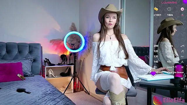 Elfaelle online show from November 2025 07:47:02 PM