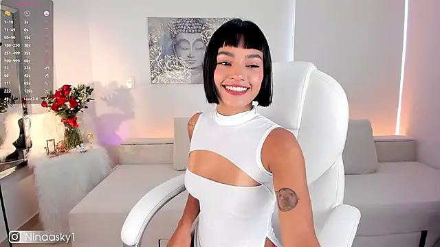 Snapshot of ninaa_sky chatting on March 2025 01:18:01 PM ninaa sky online show from March 2025 01:18:01 PM