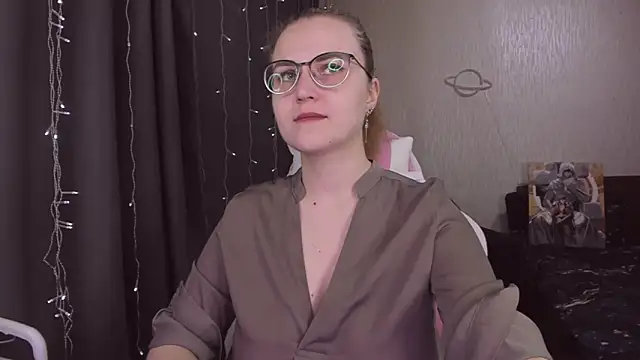 Snapshot of MissBrightShine chatting on December 2025 11:14:02 AM MissBrightShine online show from December 2025 11:14:02 AM