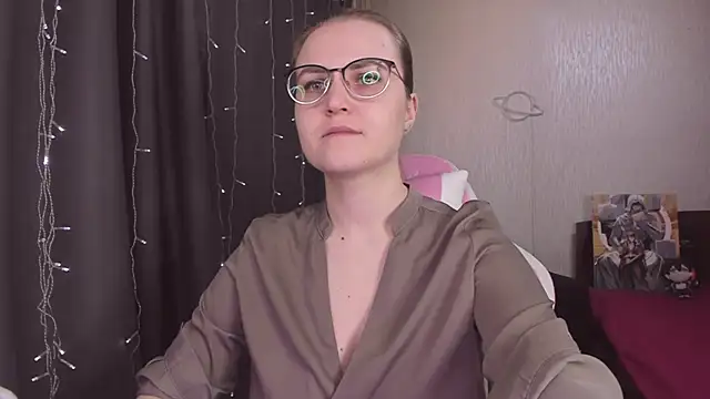 Snapshot of MissBrightShine chatting on February 2026 12:01:02 PM MissBrightShine online show from February 2026 12:01:02 PM