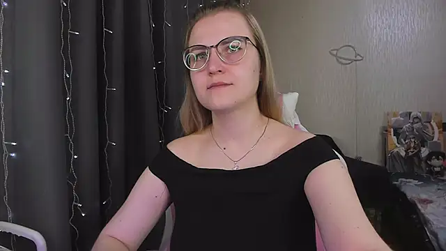 MissBrightShine online show from April 2026 11:35:02 AM