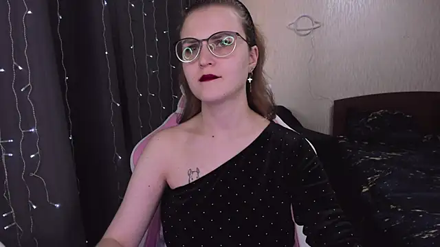 MissBrightShine online show from February 2025 01:00:01 PM