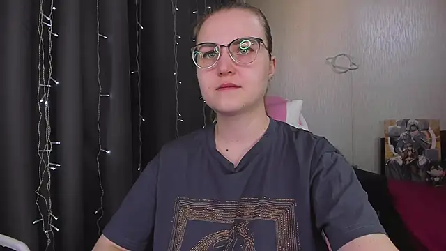 Snapshot of MissBrightShine chatting on February 2026 12:06:02 PM MissBrightShine online show from February 2026 12:06:02 PM