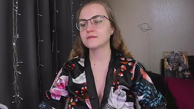 Snapshot of MissBrightShine chatting on February 2026 11:23:01 AM MissBrightShine online show from February 2026 11:23:01 AM