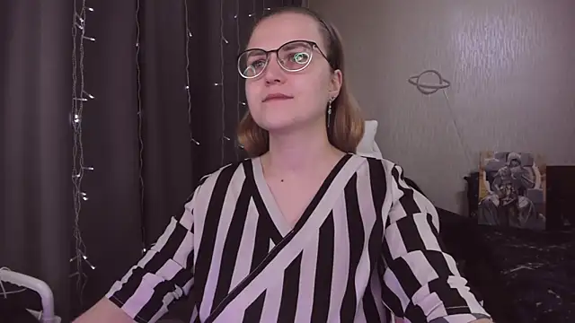 Snapshot of MissBrightShine chatting on November 2025 11:55:02 AM MissBrightShine online show from November 2025 11:55:02 AM