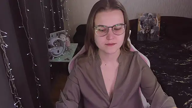 MissBrightShine online show from October 2025 10:58:02 AM
