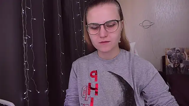 MissBrightShine online show from October 2025 11:13:01 AM